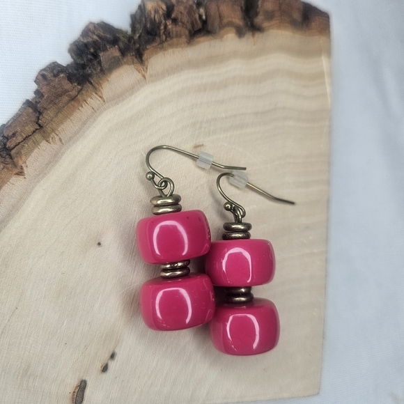 Premier Designs Lipstick Hot Pink Disc Beaded Earrings NWT Retail $22 - Picture 2 of 7